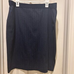 Ann Taylor blue pinstripe skirt size 18